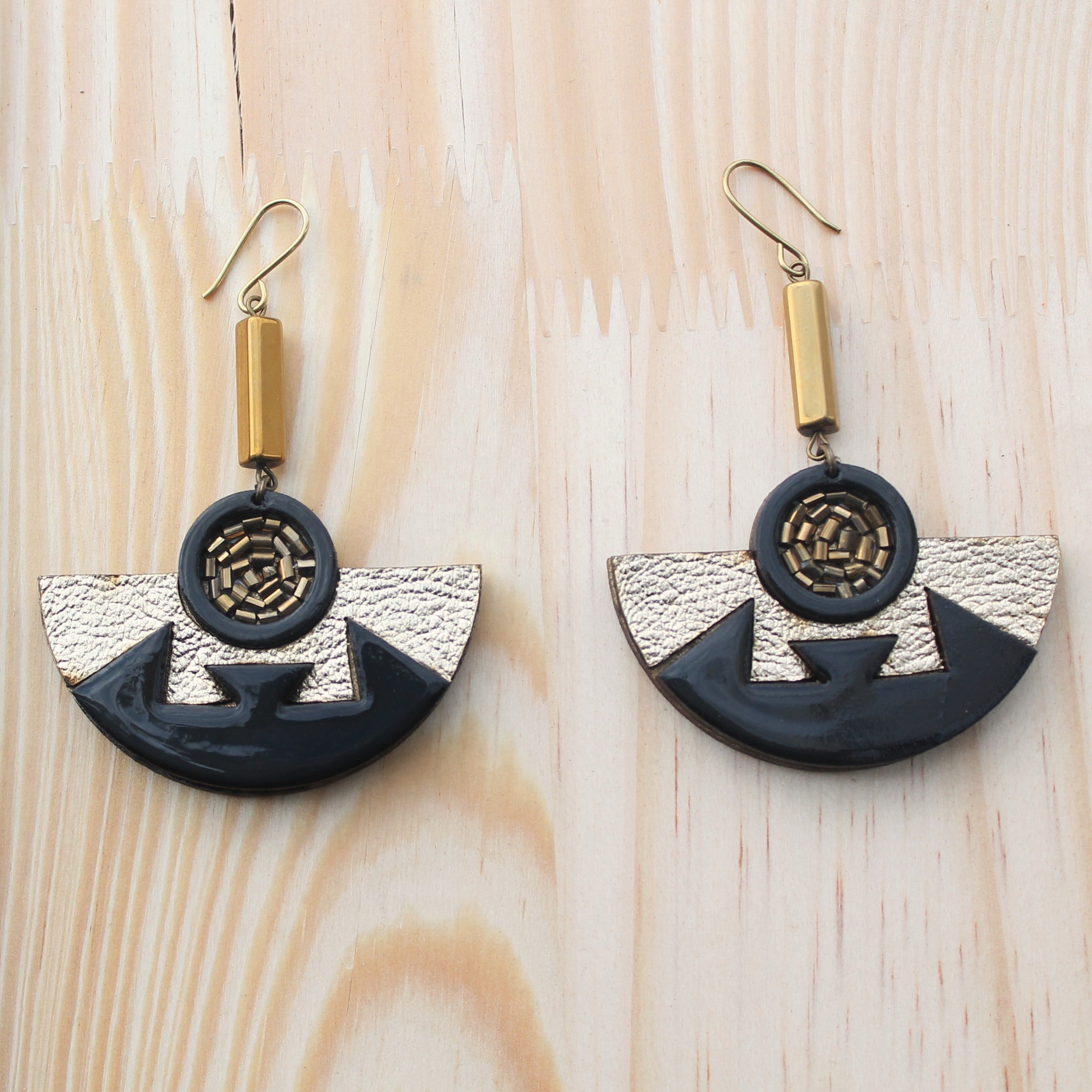 Aztec hanger
