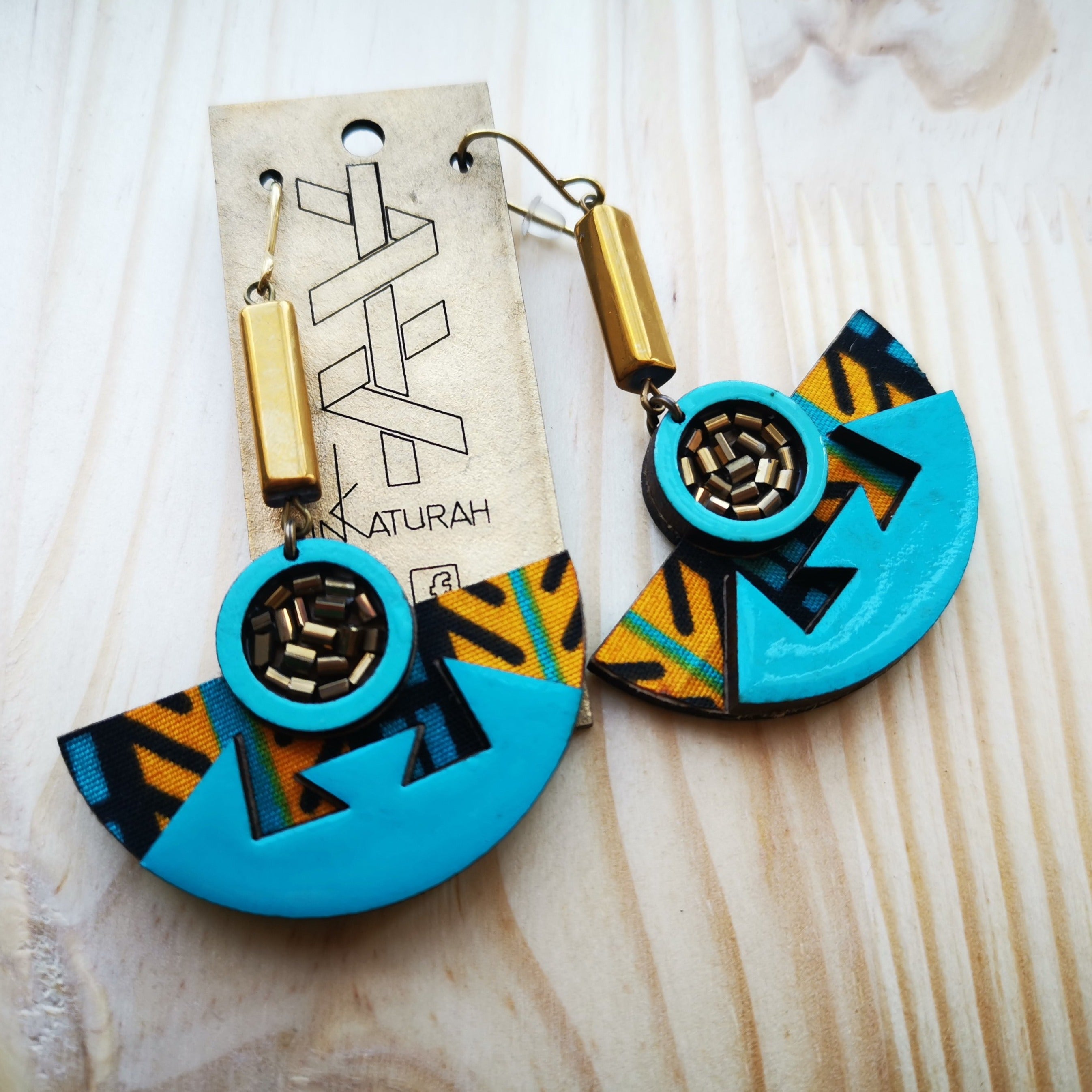 Aztec hanger